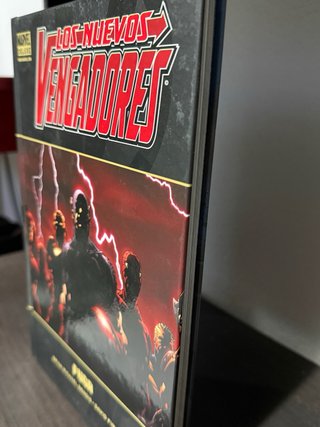 Los Nuevos Vengadores 1 Fuga - Marvel Deluxe