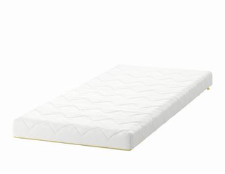 Cama infantil con colchón nuevo