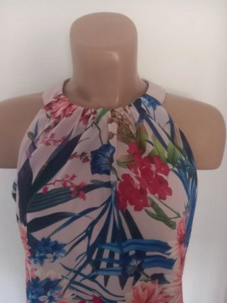 Vestido halter con estampado floral Yessica