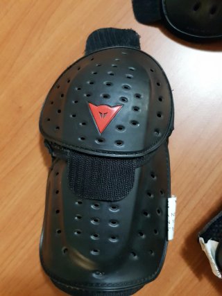 Protezioni moto Dainese