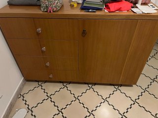 Mueble de madera con cajones