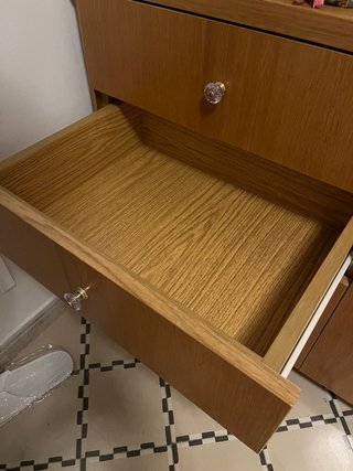 Mueble de madera con cajones