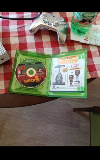 Xbox One S 1TB + Giochi + Joypad