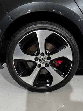 Volkswagen Golf GTI Performance 2.0 TSI 230CV
