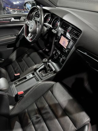 Volkswagen Golf GTI Performance 2.0 TSI 230CV