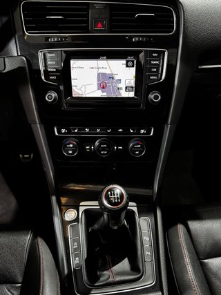 Volkswagen Golf GTI Performance 2.0 TSI 230CV