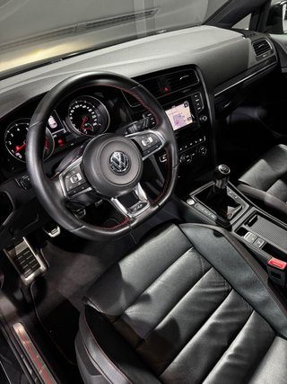 Volkswagen Golf GTI Performance 2.0 TSI 230CV