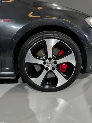 Volkswagen Golf GTI Performance 2.0 TSI 230CV