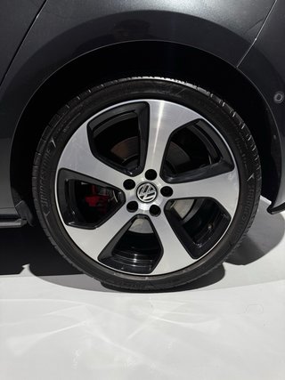 Volkswagen Golf GTI Performance 2.0 TSI 230CV