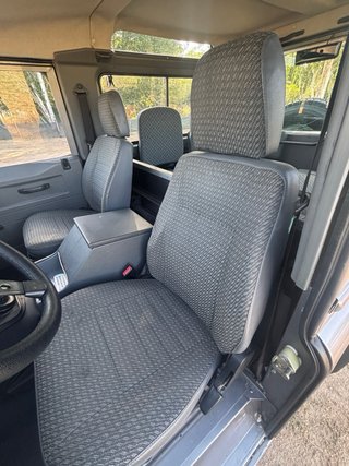 Land Rover Defender 90
