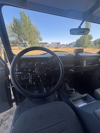 Land Rover Defender 90