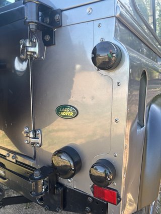 Land Rover Defender 90