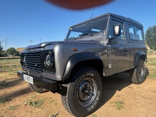 Land Rover Defender 90