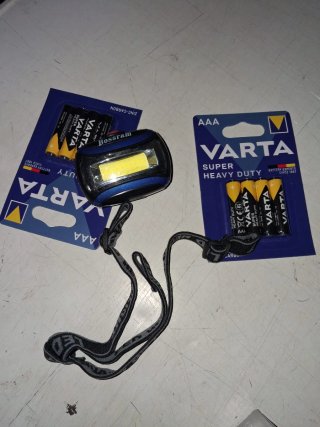 Lampada frontale VARTA AAA con batterie