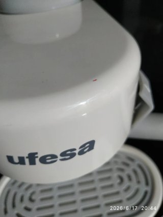 Cafetera Expreso Ufesa Blanca