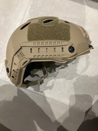 Casco táctico militar color arena