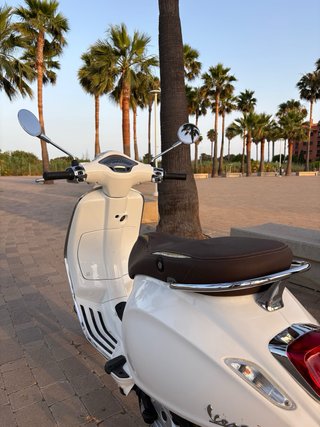 Vespa Primavera 49cc Blanca 2020