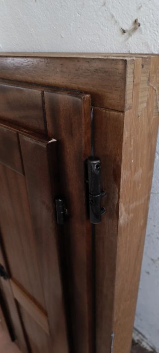 Ventana de madera maciza iroko
