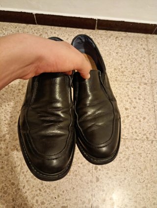 Zapatos de piel negros clásicos