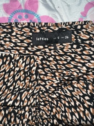Falda estampada beige y negra
