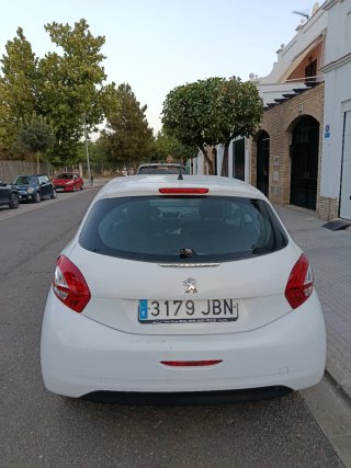 Peugeot 208 2016