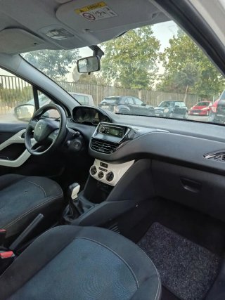 Peugeot 208 2016