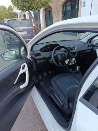 Peugeot 208 2016