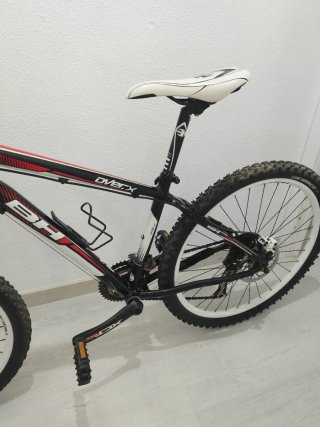 Bicicleta BH OverX 26 Negra y Roja