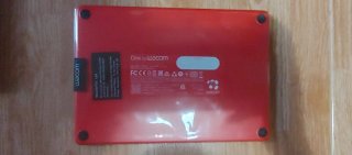 One by Wacom Tableta Gráfica Roja Nueva