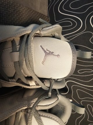 Zapatillas Nike Grises y Blancas