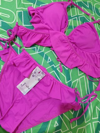 Bikini azul con flecos y brillos