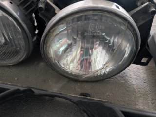 Despiece BMW E32 Faros y Parrilla