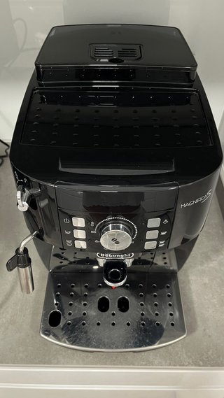 Cafetera DeLonghi Magnifica S Negra