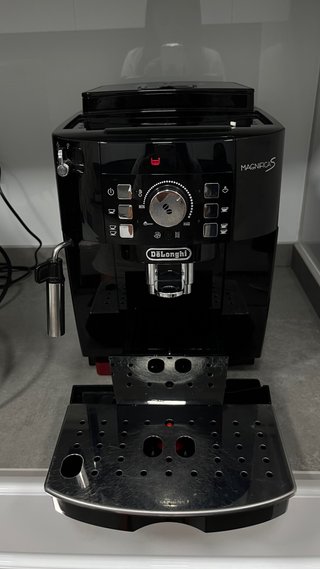 Cafetera DeLonghi Magnifica S Negra