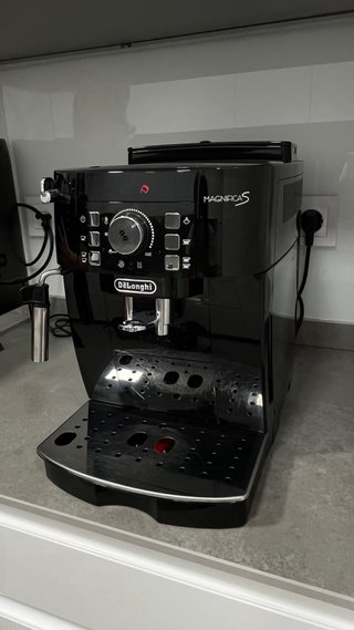 Cafetera DeLonghi Magnifica S Negra