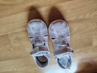 Sandalias niña Chicco