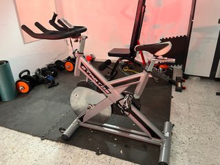 Bicicleta Indoor BH Stratos V20kg