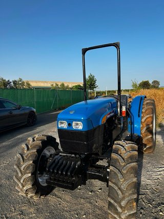 New Holland TN95FA Tractor