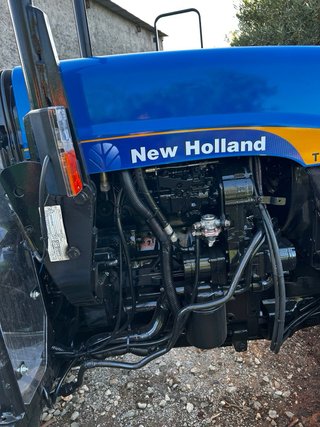 New Holland TN95FA Tractor