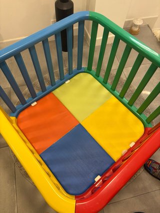 Parque infantil de plástico multicolor