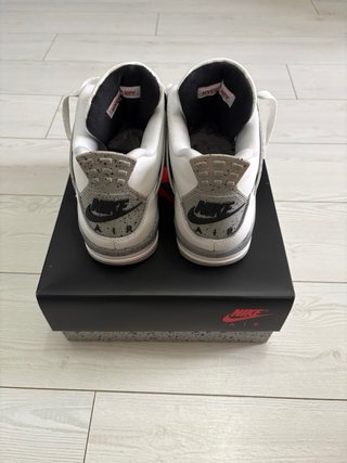 Air Jordan 4 Retro: Summit White/Fi 10.5/44,5