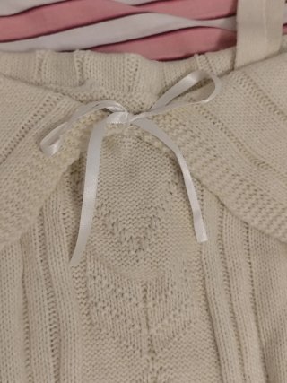 Jersey crema punto con encaje y lazo