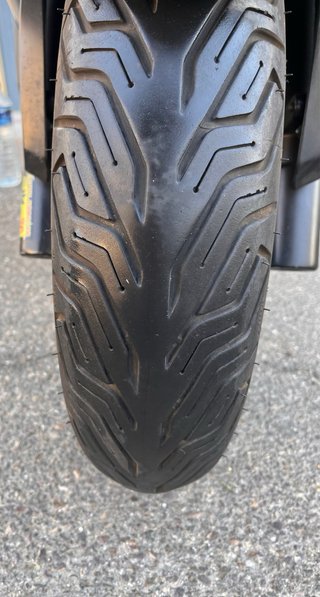 Kawasaki J300 Maxi Scooter Negra y Verde