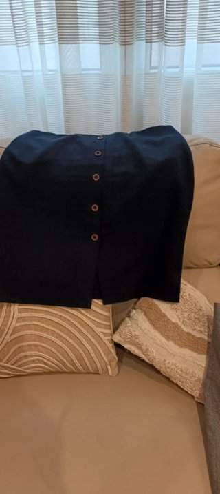 Falda azul marino botones talla 44