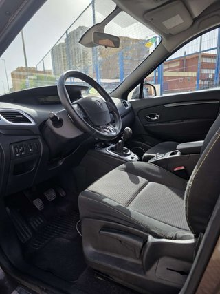 Renault Grand Scenic 2011