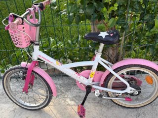 Bicicleta infantil Btwin azul y rosa