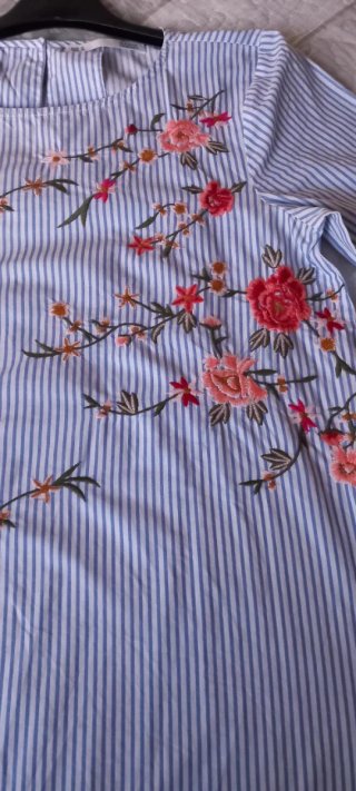 Camisa T-M Rayas Flores Bordadas