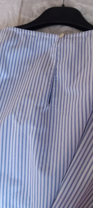 Camisa T-M Rayas Flores Bordadas
