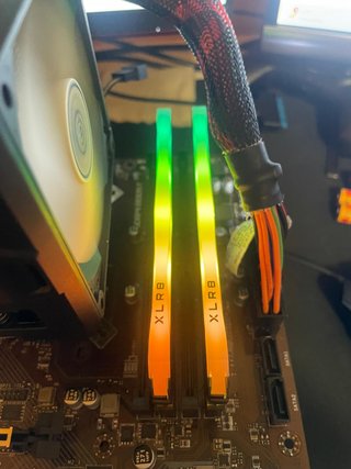 MEMORIAS RAM 16GB PNY XLR8 RGB 3200 MHz
