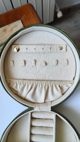 Joyero Natura Beige con Detalle Dorado